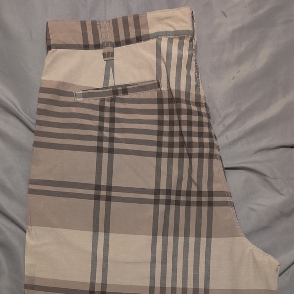 Men's Cargo Shorts - Picture 3 of 3